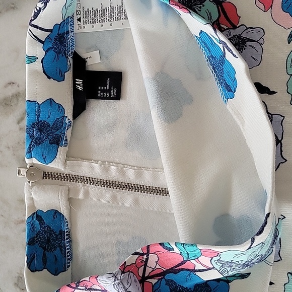 Like new H&M pencil skirt - Picture 3 of 3